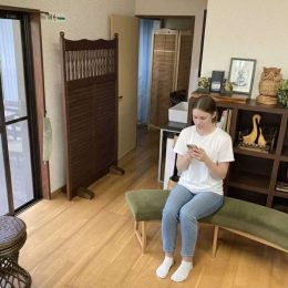 子供達が外で遊ぶ間、ママは室内でゆったり自分時間